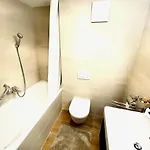Neuf, Apartman *